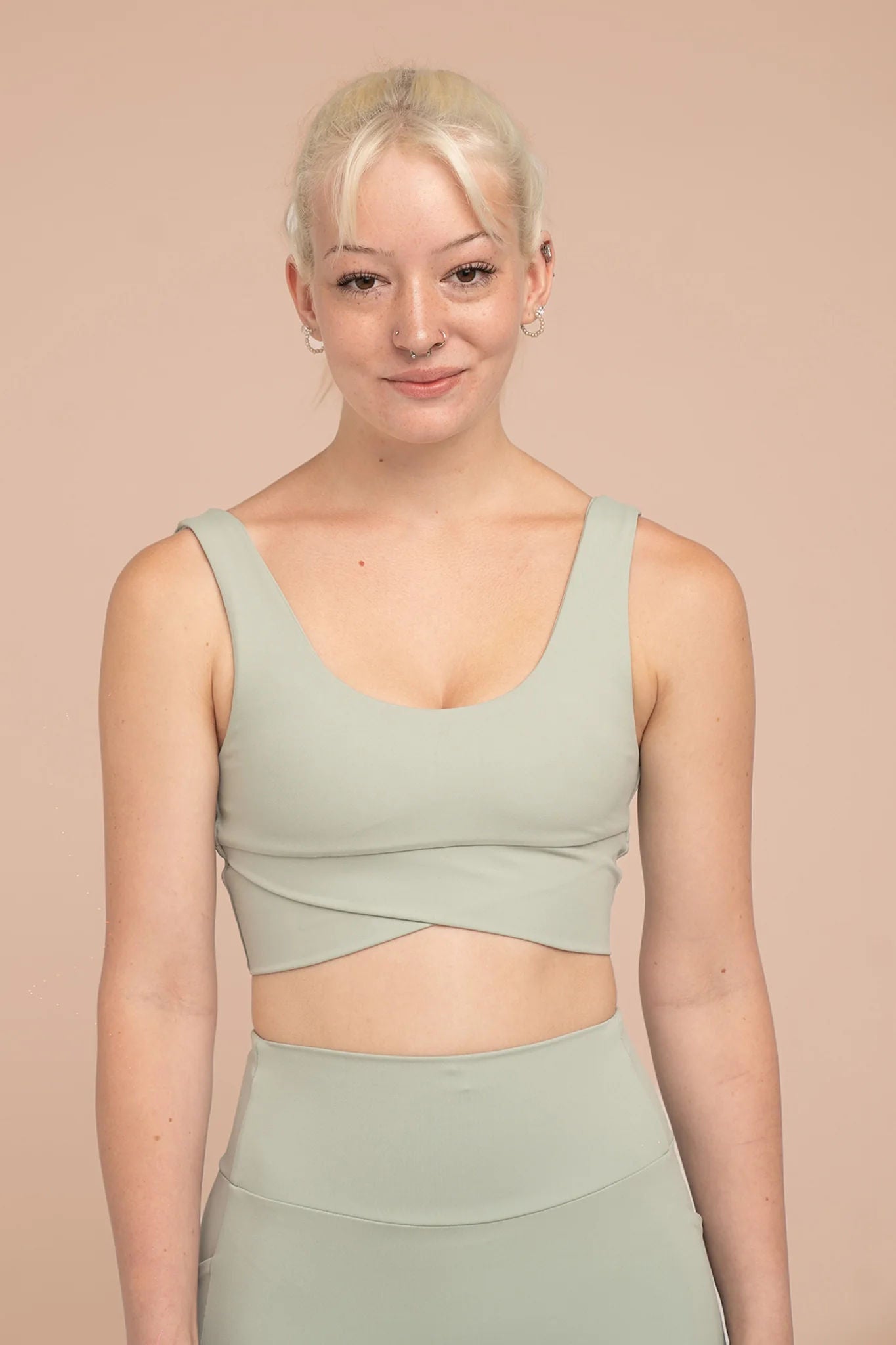 Ava Crossover / V Back Bra - Pistachio